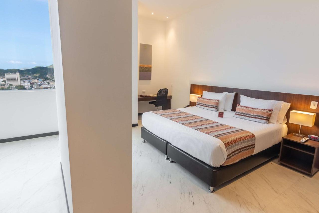 Western Hotel 4*