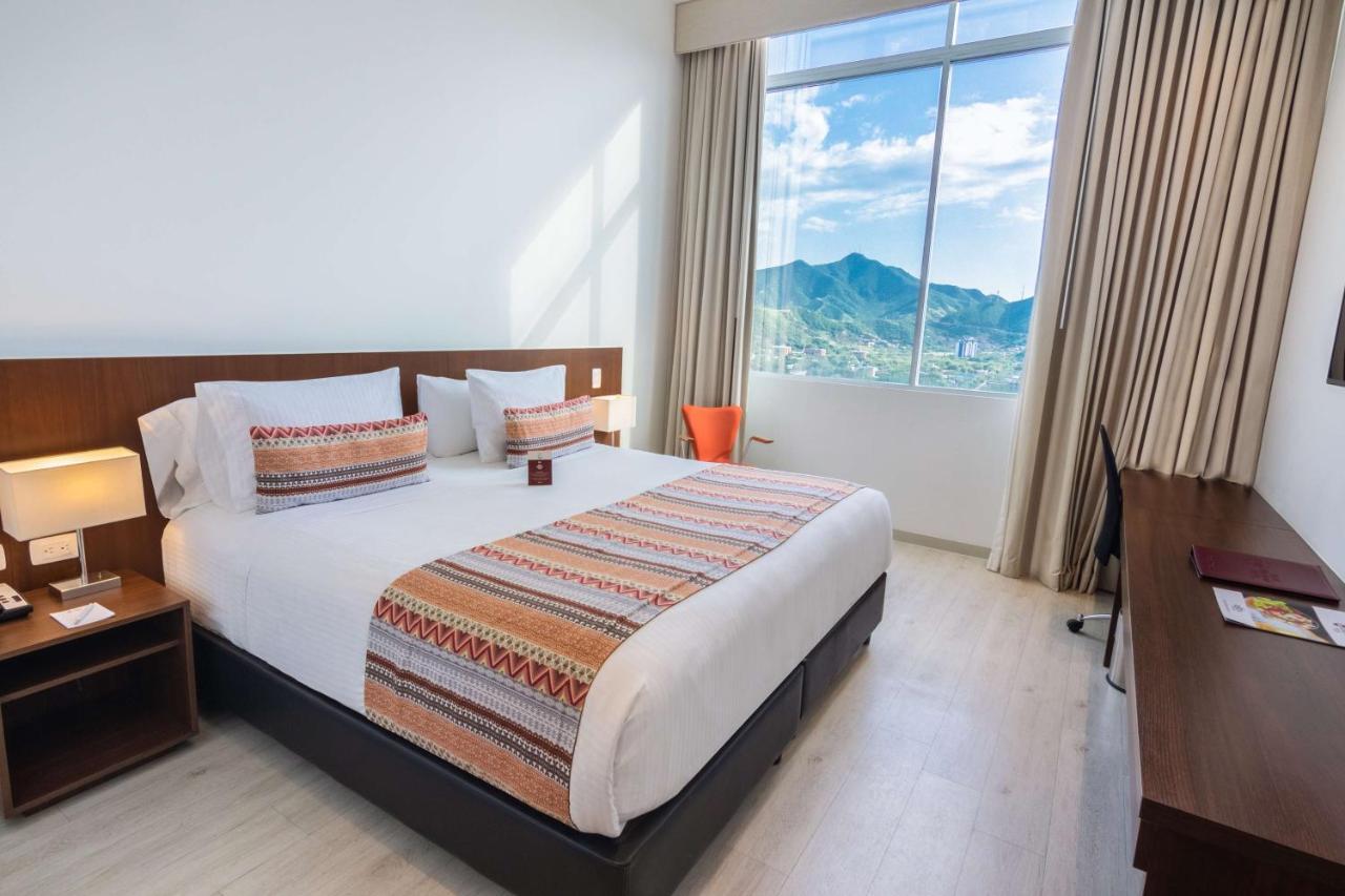 Western Hotel 4*